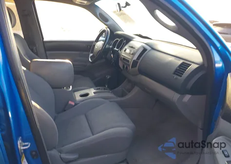 2005 Toyota Tacoma Base V6 z USA, uszkodzony, nr VIN 5TELU42NX5Z036139